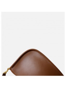 Retro brown cowhide leather shoulder bag. Top zipper closure, adjustable and detachable leather strap with buckle.