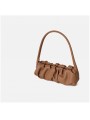 Bolso de hombro Nube en cuero plisado marrón con acabado plateado – Una combinación perfecta de elegancia y versatilidad.