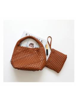 Borsa tote intrecciata con tracolla, colore marrone