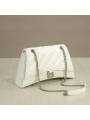 Bolso de hombro curvo blanco para mujer de cuero acolchado
