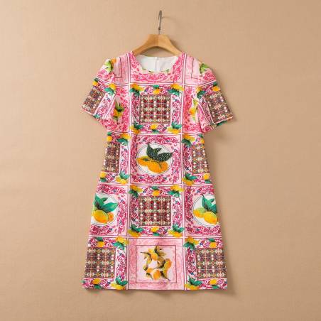 "Vestido de verano rosa con estampado de limones adornado con perlas y lentejuelas para mujer