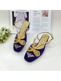 Scarpe con tacco da donna in velluto blu con ornamenti in cristallo