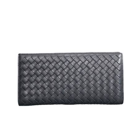 Men's long wallet in black woven leather, combining elegance and functionality