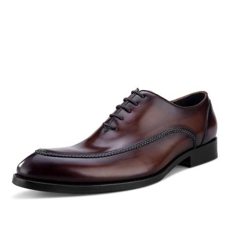 Richelieu marron en cuir avec effet dégradé, bout droit et cinq œillets.