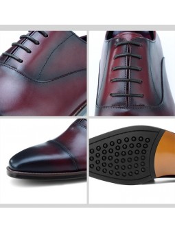Souliers richelieu en cuir bordeaux à effet dégradé, bout droit, 5 œillets et petit talon.