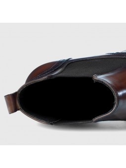 Bottines Chelsea en cuir marron dégradé, à enfiler, avec détails brogues, bout droit et talon.