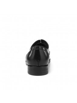 Black Richelieu shoes with gradient effect, straight toe and lace-up closure.