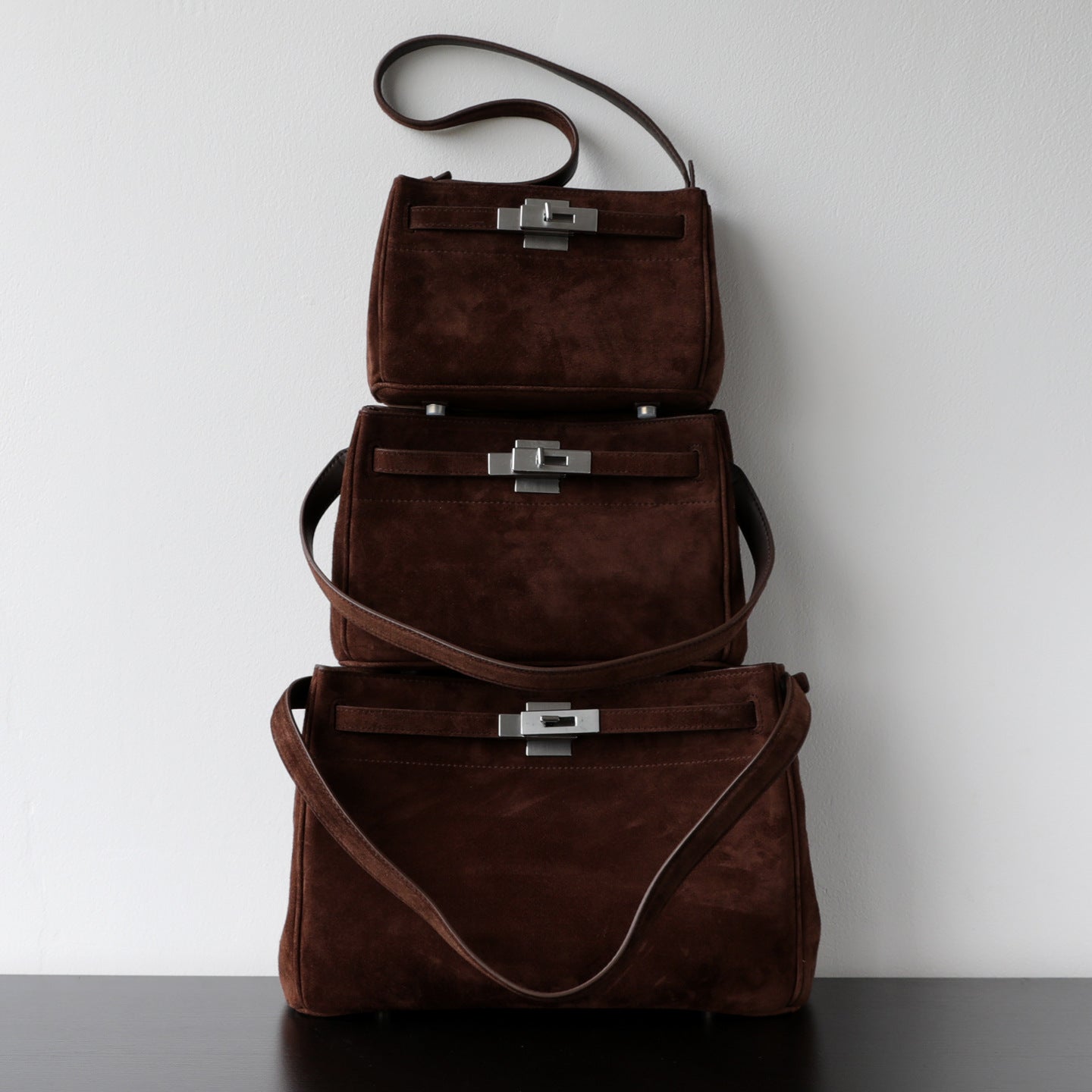 Sac Kelly en daim, petit sac bandoulière femme, coloris café – vue frontale