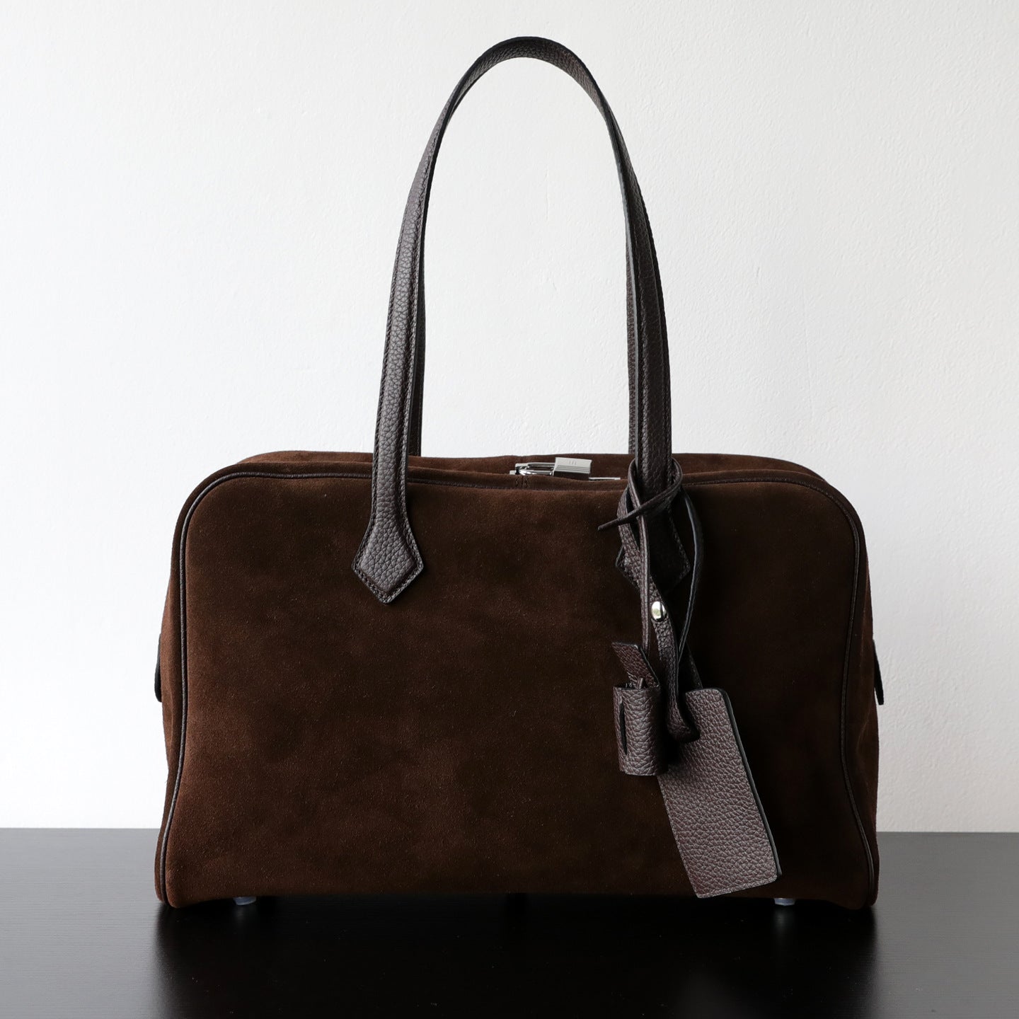Sac Victoria – Sac bandoulière et cabas cuir, coloris marron , vue frontale