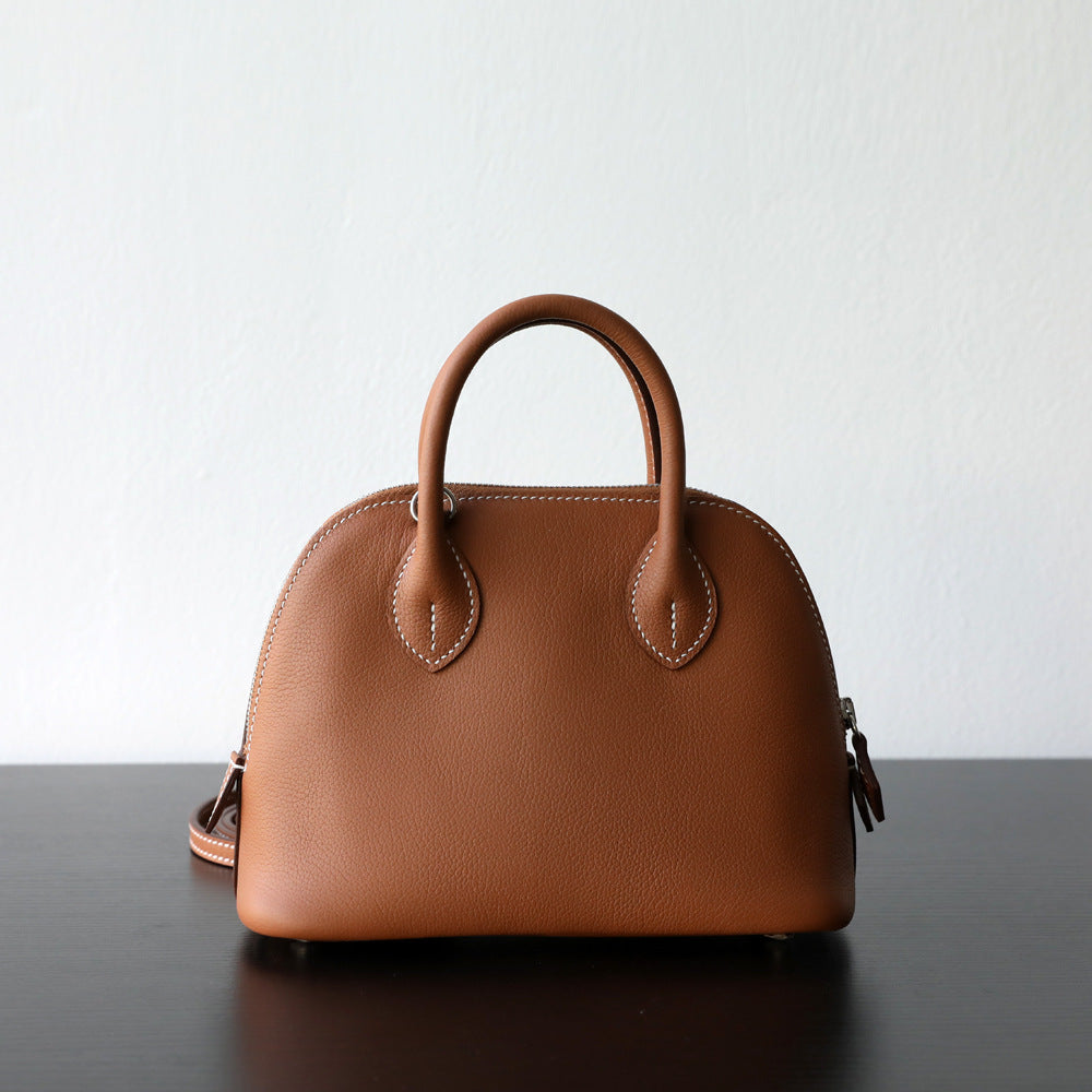 Sac bowling femme en cuir vachette pleine fleur, coloris marron  – vue  frontale