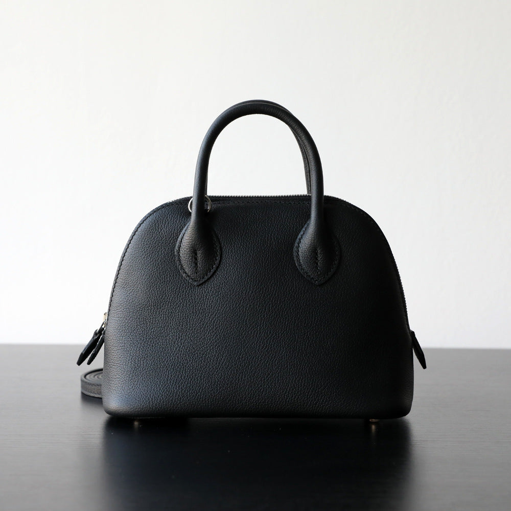 Sac bowling femme en cuir vachette pleine fleur, coloris noir – vue  frontale