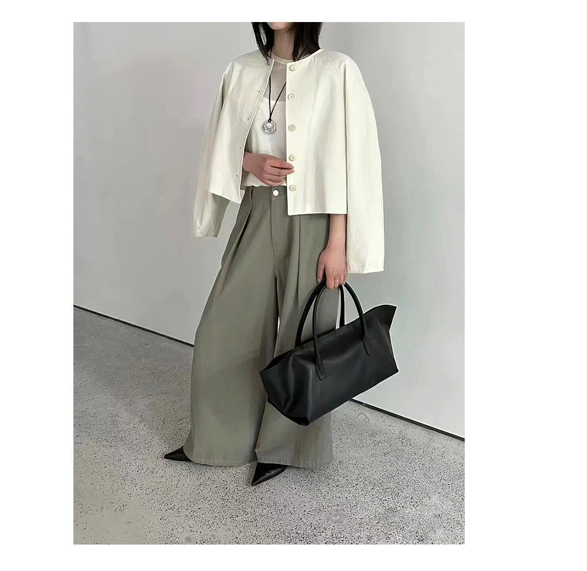 Sac cabas femme en cuir de vachette, sac bandoulière grand format noir – vue de coté