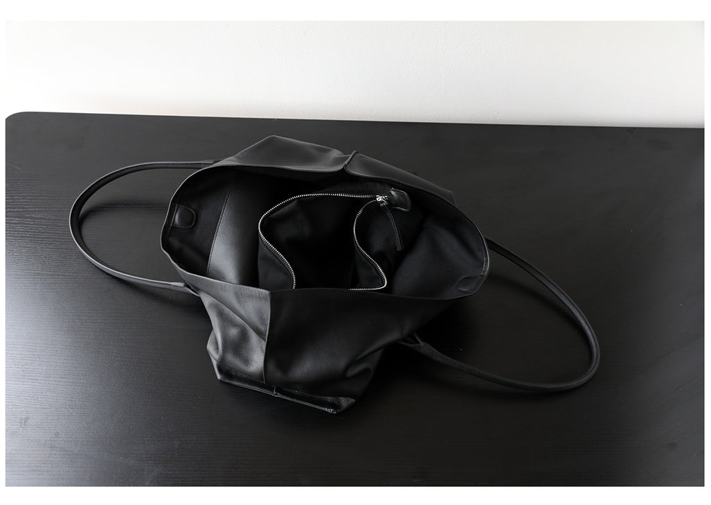 Sac cabas femme en cuir de vachette, sac bandoulière grand format noir, vue de l'intérieur