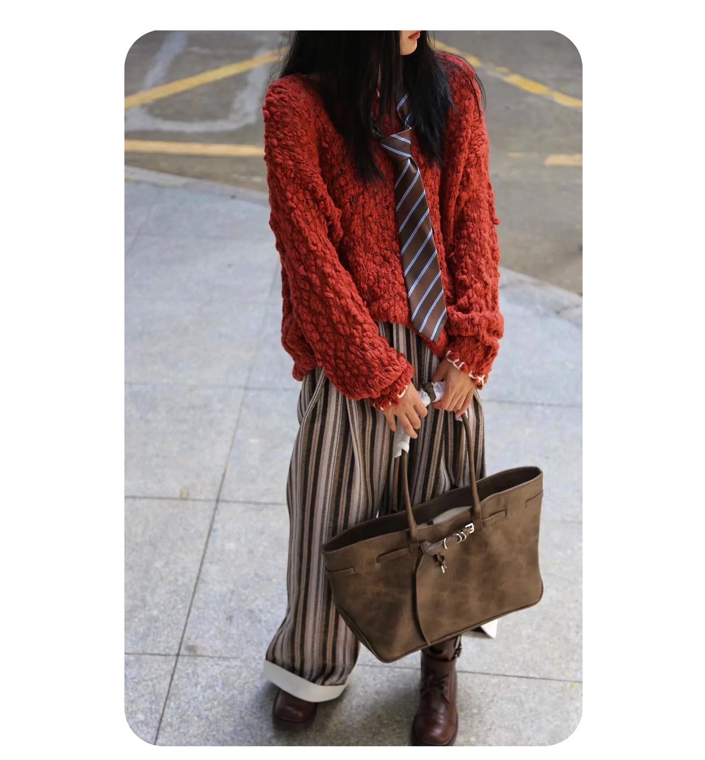 Sac cabas femme en daim, sac bandoulière champignon – vue frontale.