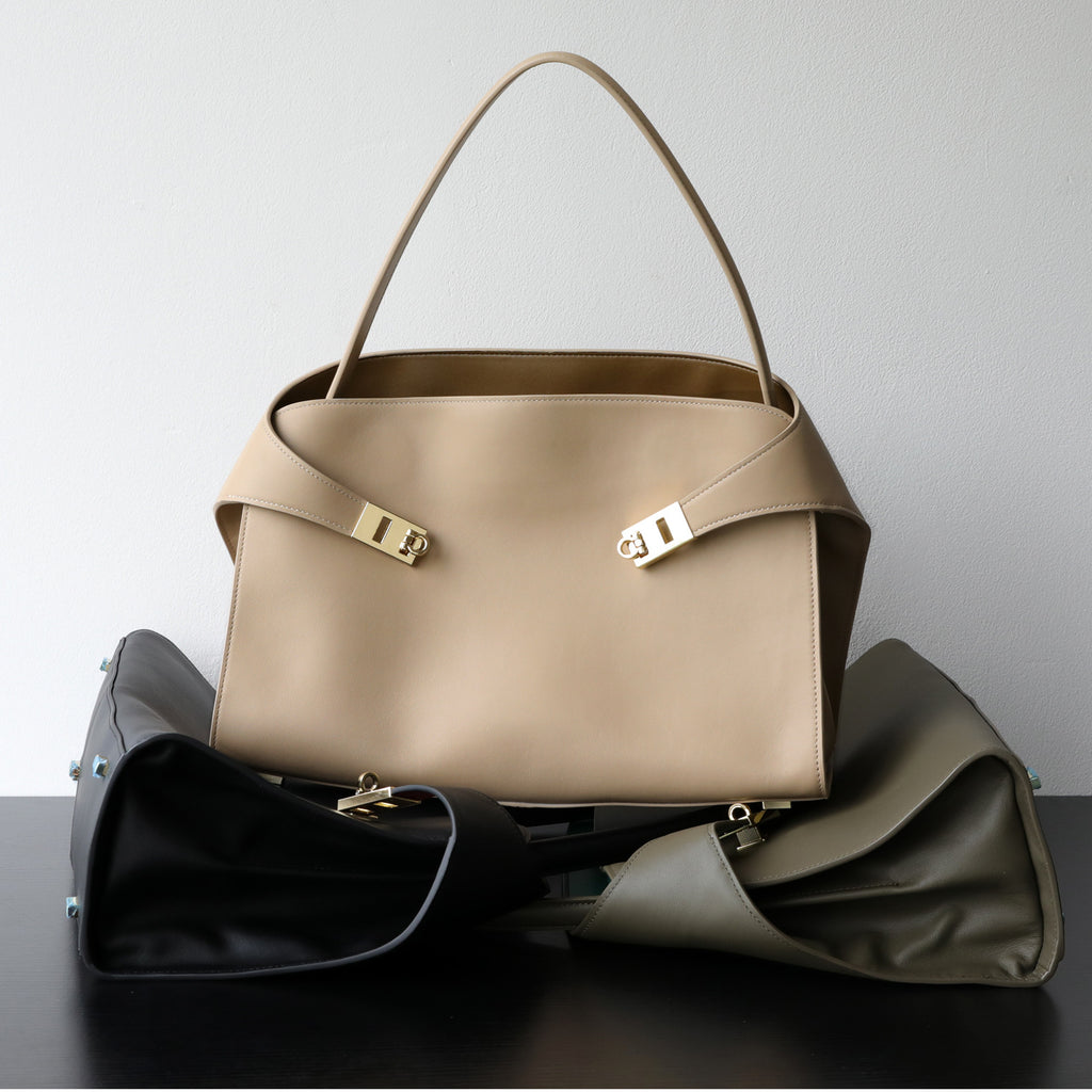 Sac cabas femme élégant, tote bag en coloris beige, noir, vert olive, vue frontale