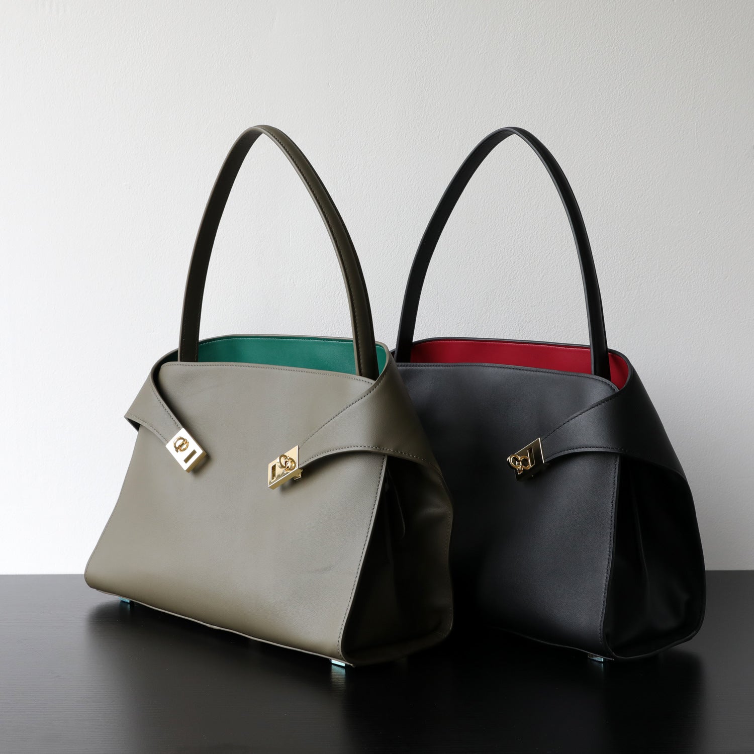 Sac cabas femme élégant, tote bag en coloris noir, vert olive, vue latéral