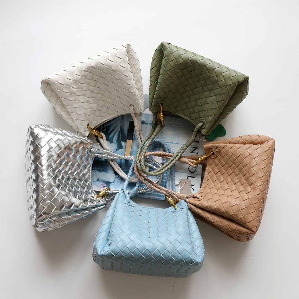 Sac à main en cuir en vachette tressé pour femme, coloris beige, argent, vert olive, blanc, bleu ciel, vue de ciel