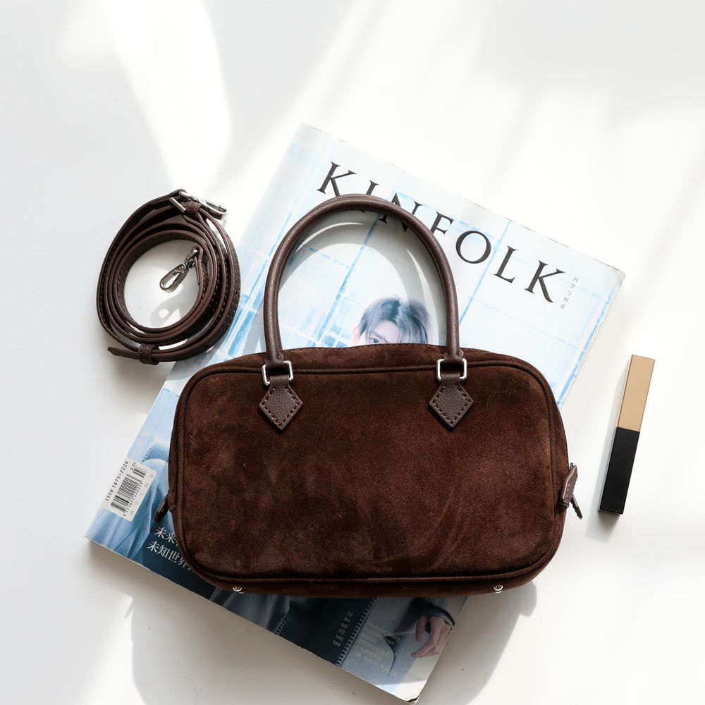 Sac à main femme en cuir suede, tote bag élégant et spacieux, porté à l’épaule, parfait pour le quotidien, coloris marron foncé