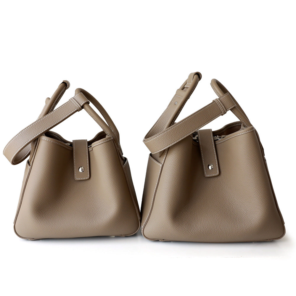 Sac seau en cuir de vachette pleine fleur pour femme, tailles petit et grand, coloris nude, vue frontale