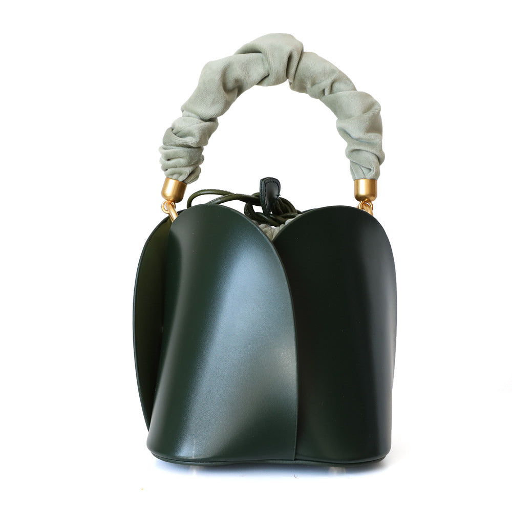 Sac seau fleuri en cuir de vachette pour femme, coloris vert foncé , vue frontale