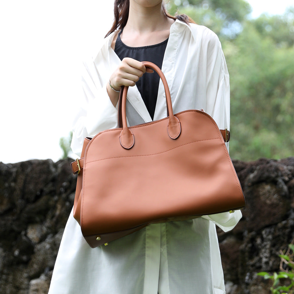 sac à main en cuir vachette, coloris marron, vue frontale.